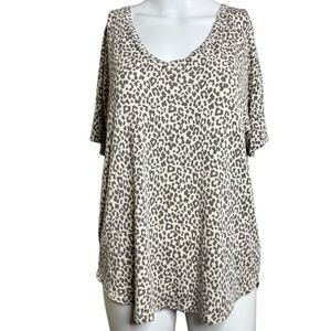 American Eagle Soft & Sexy Leopard V Neck Short Sleeve Shirt Cream Brown Size XS
